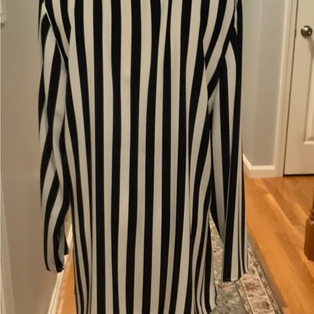Great ladies 🔥NWOT,BUY IT NOW🔥 Chico’s, blue/white stripe tunic size 3.(14-16) - Picture 5 of 7